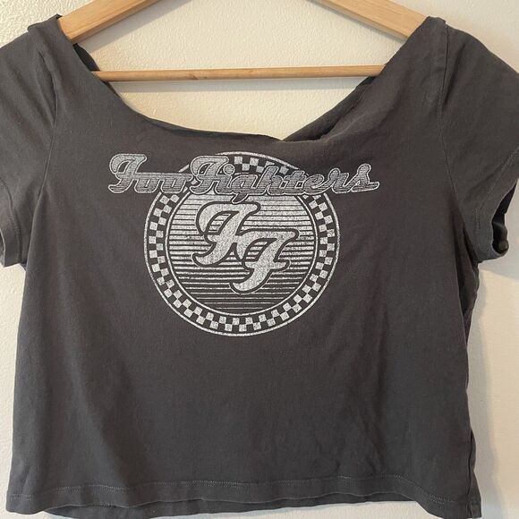 H&M Foo Fighters Cropped Band Shirt Sz M Off Shoulder - Picture 3 of 6